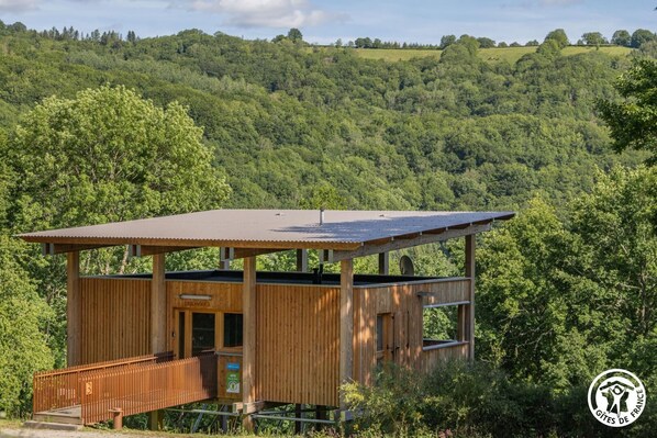 Exterior - Eglantier - Larodde - Cabane sur Pilotis (LARODDE)