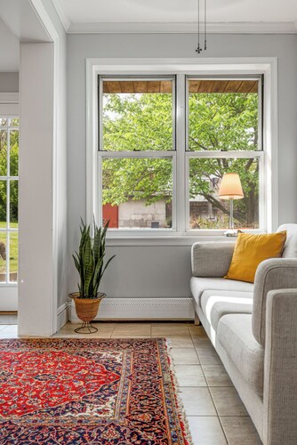 Spacious Apartment Steps From NYC, Free Parking