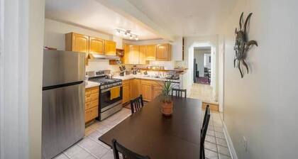 Spacious Apartment Steps From NYC, Free Parking