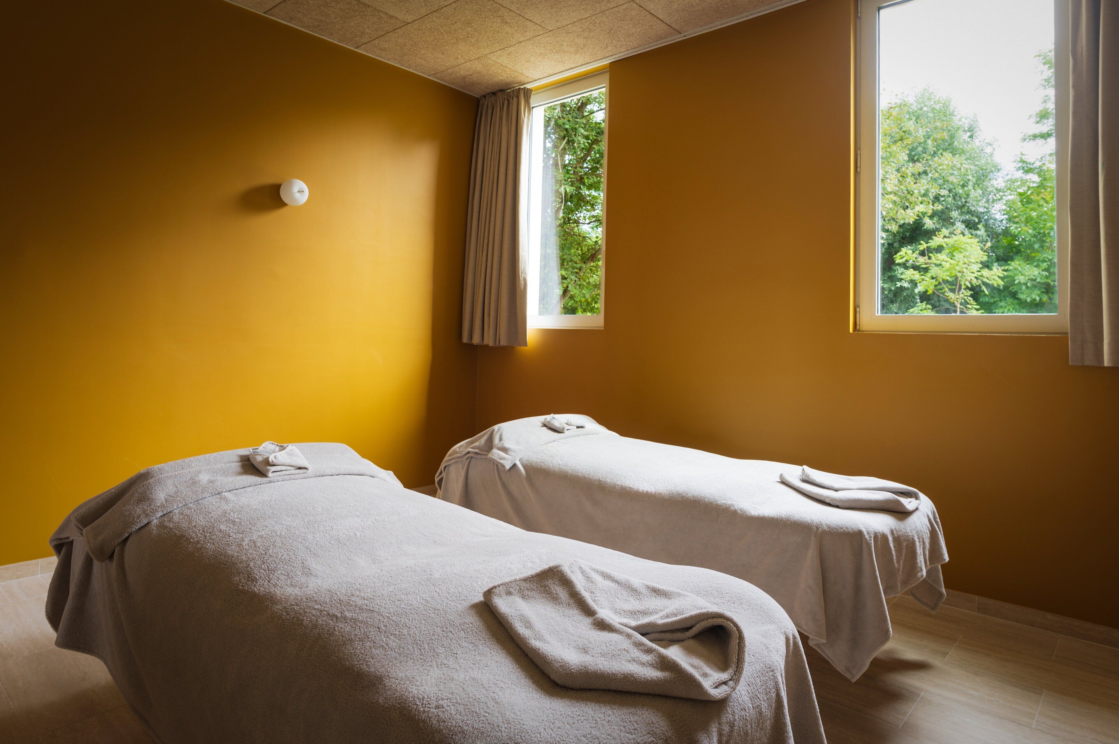 Espace de soins pour les couples, hammam, massages aux pierres chaudes
