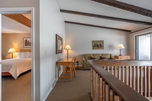 2 bedrooms, desk, iron/ironing board, free WiFi