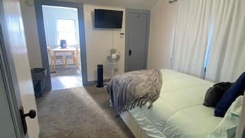 1 bedroom, internet, bed sheets
