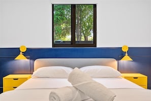 1 bedroom, iron/ironing board, WiFi, bed sheets - Relax and Unwind Poolside Escape (Miami)