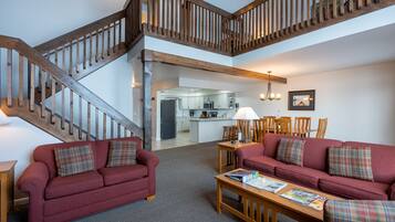 Smart TV, fireplace, DVD player, books