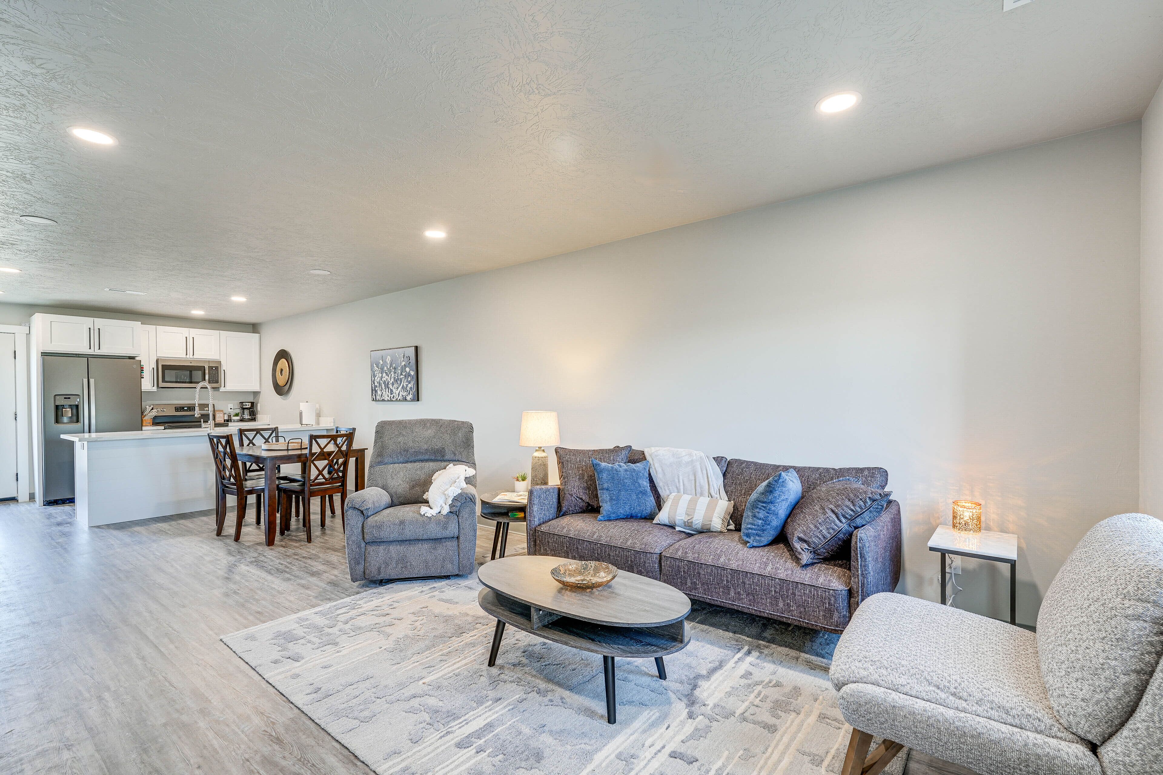 Convenient Great Falls Condo < 1 Mi to Shops!