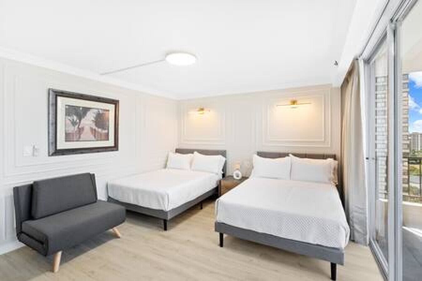 New! Stunning 1400+ Sq Ft 2b2b W/ 3 Lanais - Honolulu
