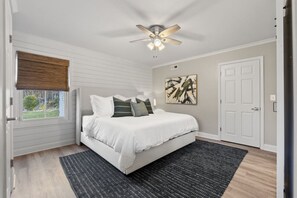 4 bedrooms, desk, iron/ironing board, travel crib