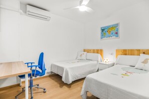 3 chambres, fer et planche à repasser, Wi-Fi gratuit, draps fournis