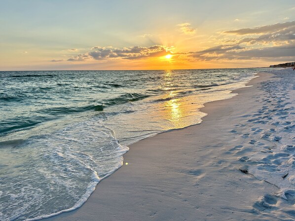 サンラウンジャー、ビーチタオル