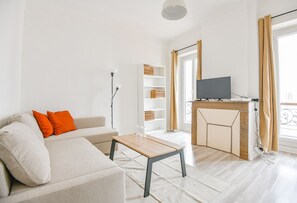 TV - Le Schuman - Appart 1 ch proche Panier Vieux-Port (Marseille)