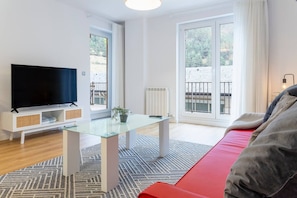 TV - By Ski Lift, Scenic Terrace & Free Parking

 (Arinsal)