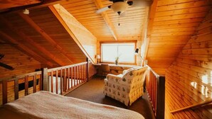 2 bedrooms, desk, free WiFi, bed sheets - Cozy Moss Hill Cabin @ Highest Elevation in CTY (Mindoro)