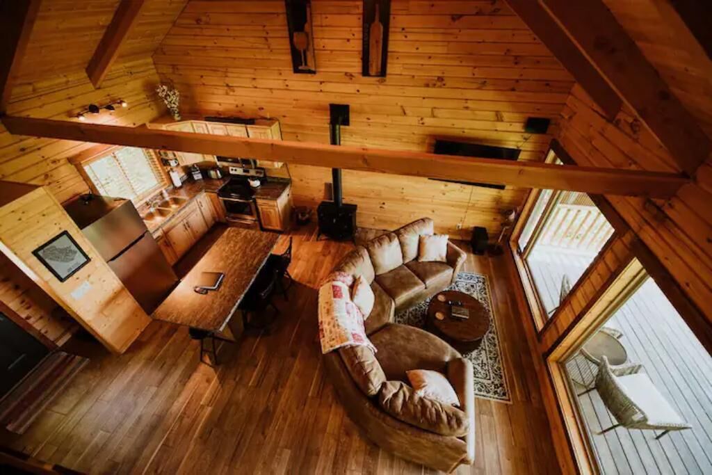 Smart TV, fireplace, stereo