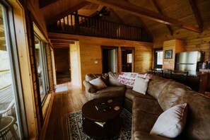 Smart TV, fireplace, stereo