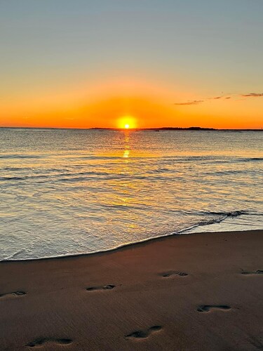 Completely remodeled 2023 1st Flr Oceanview Emerald Isle,3BR/3BA condo