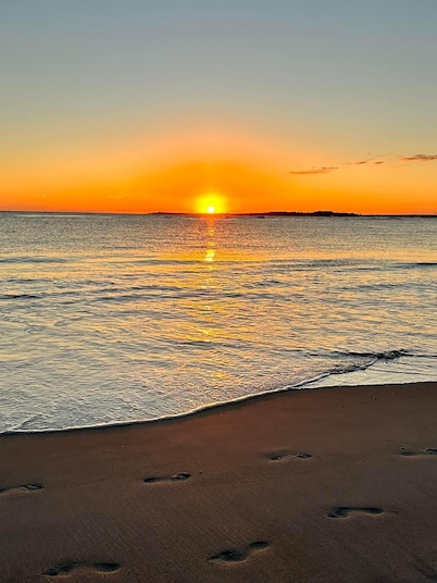 Completely remodeled 2023 1st Flr Oceanview Emerald Isle,3BR/3BA condo