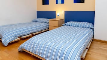 3 bedrooms, in-room safe, iron/ironing board, free WiFi