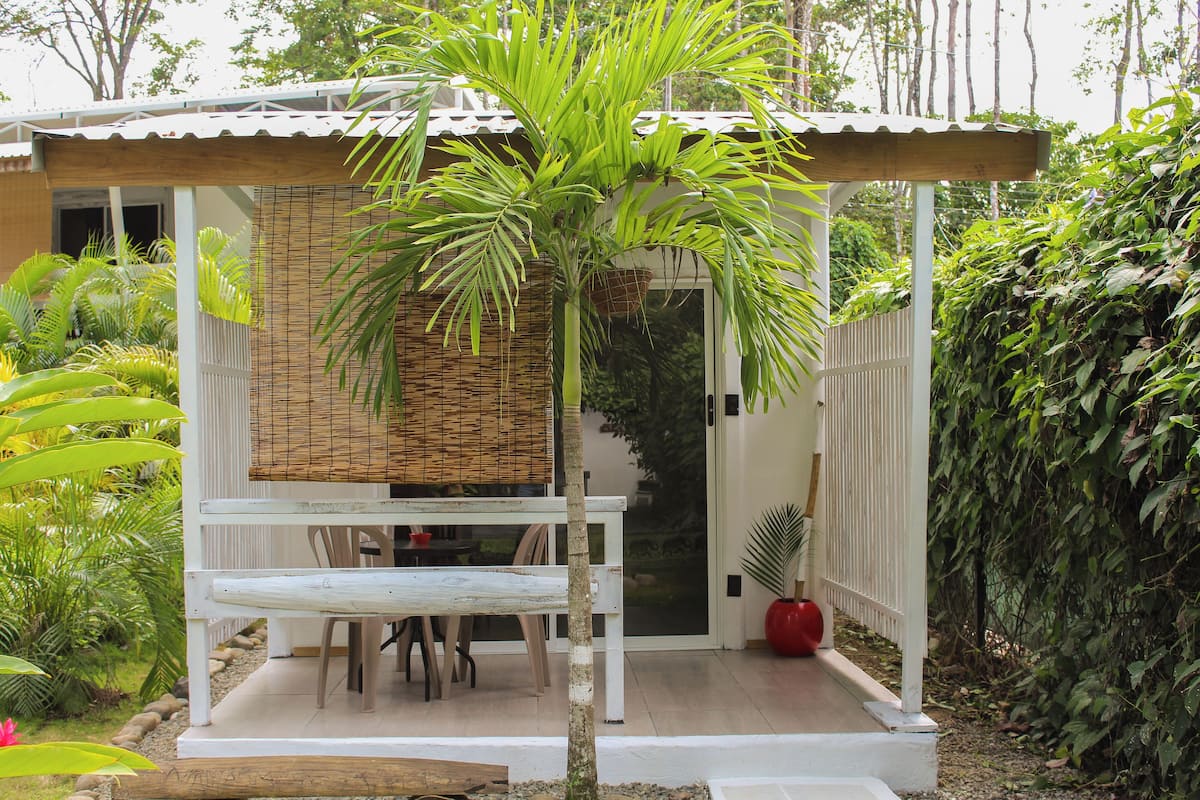 基本單棟小屋, 泳池景 | 1 間睡房、迷你吧、房內夾萬、獨特設計