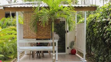Standard Bungalow, Pool View | Individually decorated, individually furnished, soundproofing, free WiFi