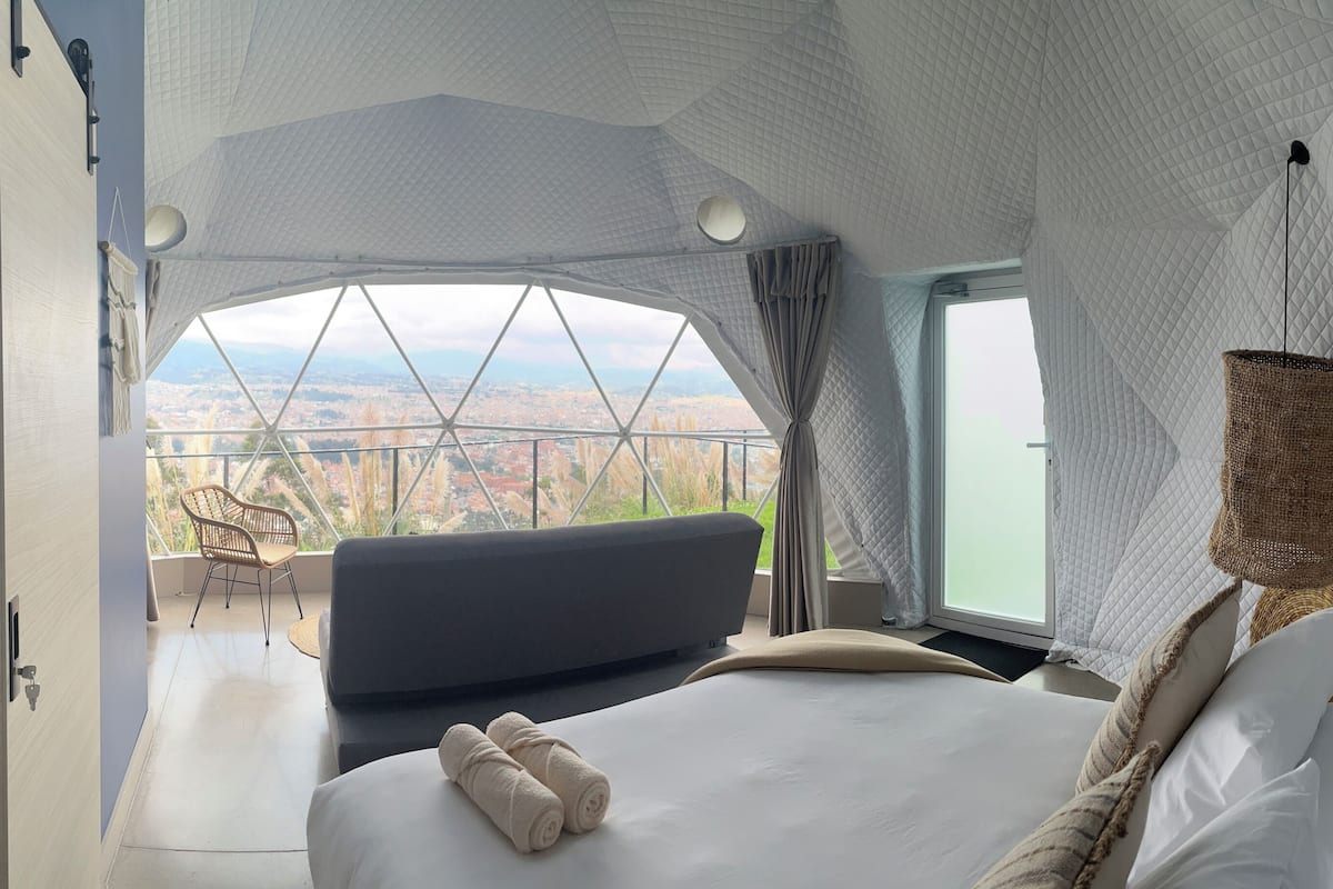 Standard Çadır | 2 yatak odası, anti alerjik yatak takımı, yastık yüzeyli yatak, minibar