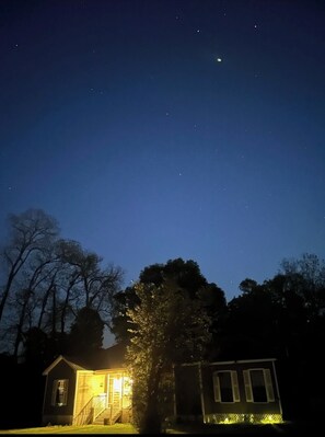 Exterior - Spacious 3 Bedroom Home 1 Acre Unlimited Fast wifi (Saint Francisville)