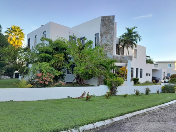 Bagian depan properti