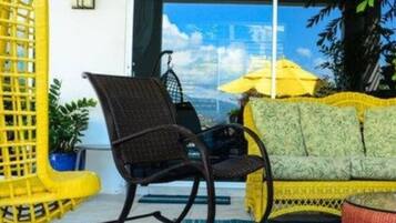 Exclusive Room | Living area