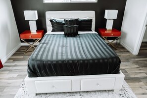 3 bedrooms, desk, iron/ironing board, free WiFi