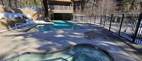 Beheizter Pool