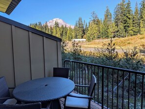 Outdoor dining - Chalet 139 at the Official Collins Lake Resort (Government Camp)