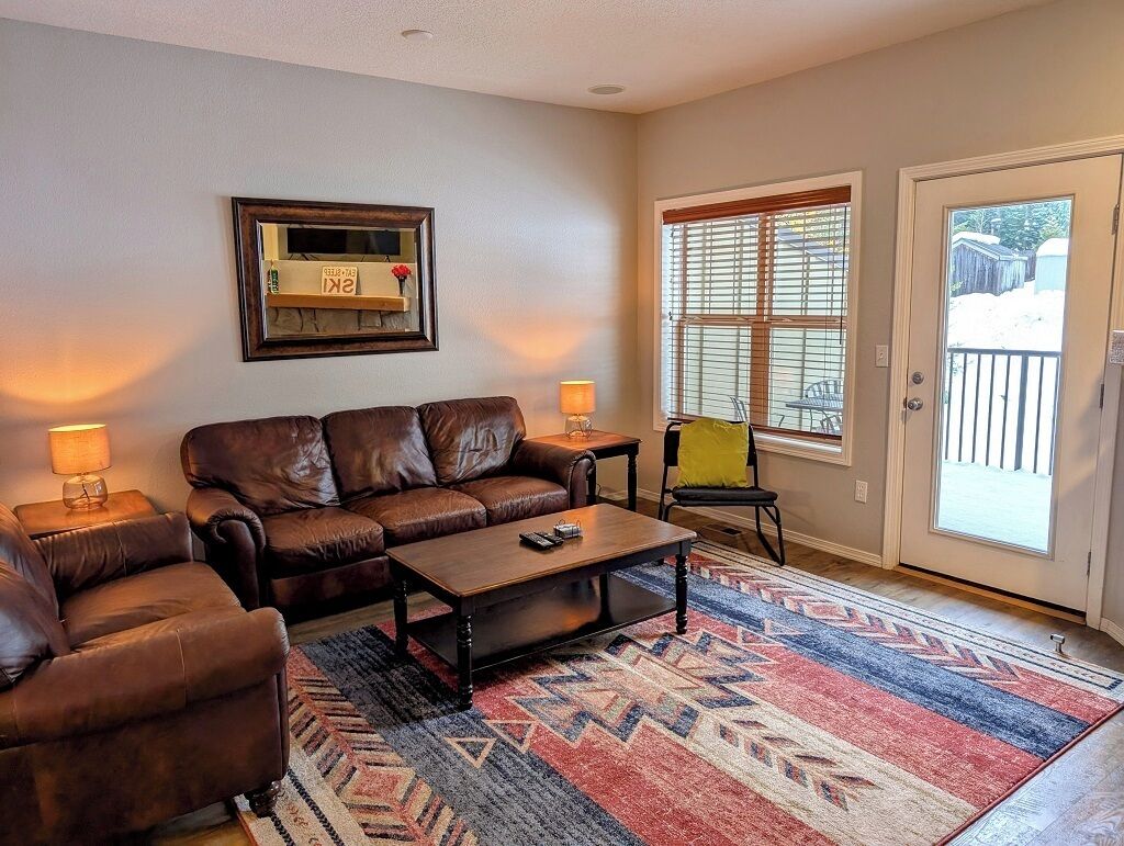 TV, fireplace, DVD player
