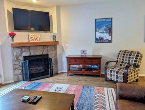 TV, peis og DVD-spiller