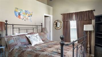 3 bedrooms, iron/ironing board, travel crib, free WiFi