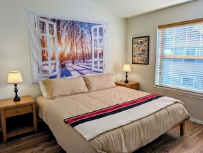 3 bedrooms, iron/ironing board, free WiFi, bed sheets