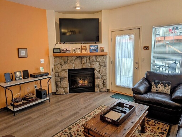Chalet 35 At The Official Collins Lake Resort - Cooper Spur Mountain Resort, OR