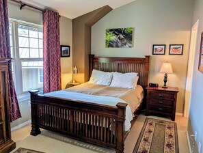 3 bedrooms, iron/ironing board, travel cot, free WiFi