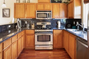 Fridge, microwave, oven, stovetop - Chalet 53 at the Official Collins Lake Resort (Government Camp)