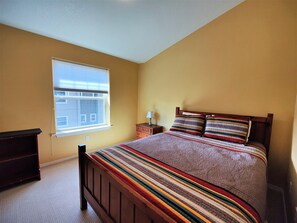 3 chambres, fer et planche à repasser, lit parapluie, Wi-Fi gratuit