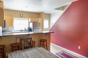 Fridge, microwave, oven, stovetop - Chalet 77 at the Official Collins Lake Resort (Government Camp)