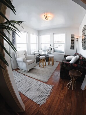 Smart-TV, videospill, DVD-spiller og bøker