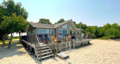 Luxury Cabin with Private Beach... Right on the water!