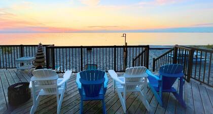 Luxury Cabin with Private Beach... Right on the water!