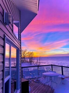 Terrace/patio - Luxury Cabin with Private Beach... Right on the water!  (Woolands)