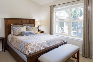 3 chambres, fer et planche à repasser, Wi-Fi gratuit, draps fournis