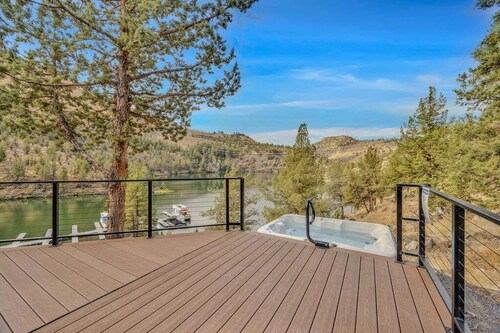 Lake Simtustus Resort Juniper Hill Tiny Home #11 - Hot Tub