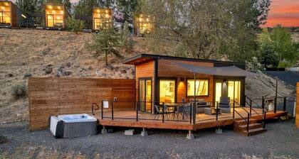 Lake Simtustus Resort Juniper Hill Tiny Home #13 - Hot Tub