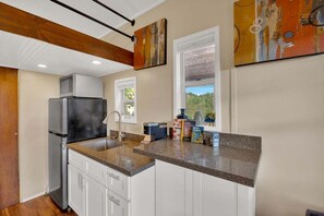 Frigorífic, microones, forn i placa de cuina 