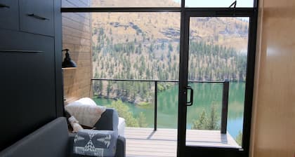 Lake Simtustus Resort Crown Point Tiny Home #12 - Hot Tub