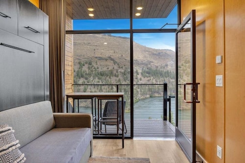 Lake Simtustus Resort Crown Point Tiny Home #13 - Hot Tub