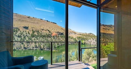 Lake Simtustus Resort Crown Point Tiny Home #13 - Hot Tub